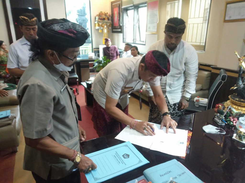 Serah terima Jabatan Kelian Dinas Bhineka Nusa Kauh Tahun 2022